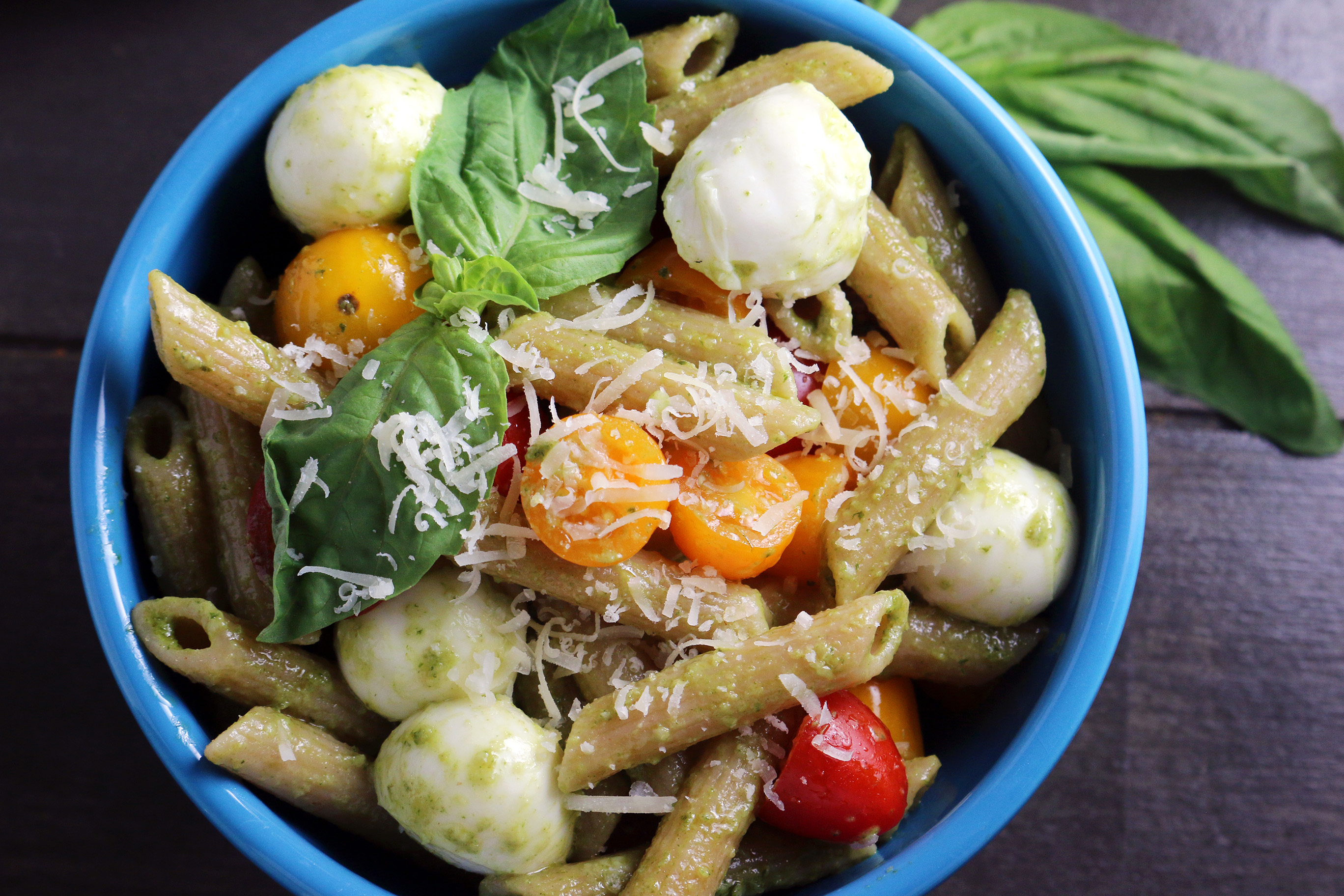 Tomato and Mozzarella Pesto Pasta - The Study of Yum